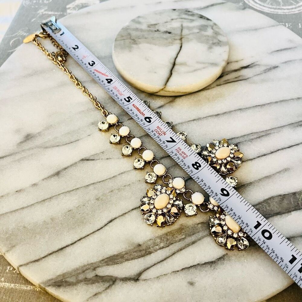 New York and Co Statement Necklace White Multicolor Gold Toned Glam Party - Picture 7 of 7
